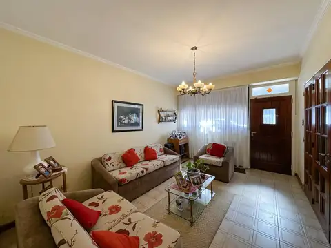 Casa en Venta en Jorge Cura, USD 190.000