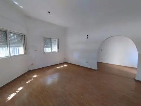 Depto Tipo Casa en Alquiler de 3 ambientes