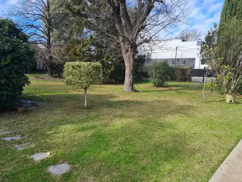 Casa en Venta con 10 cocheras