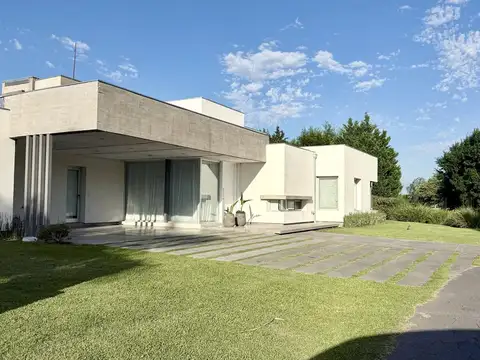 Ruta 34 km 10 Estancia La Rinconada