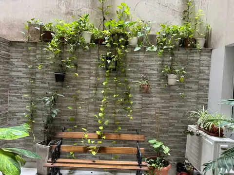 ESPECTACULAR SEMIPISO 4 AMBIENTES CON PATIO Y COCHERA  CONSTRUCCION DE CATEGORIA