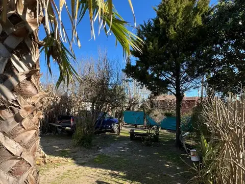 CASA DE TRES AMBIENTES SOBRE LOTE PROPIO MAS LOTE LINDERO