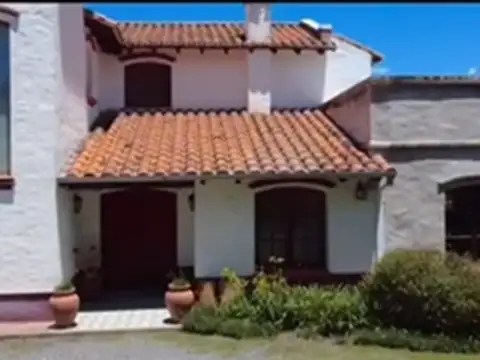 Casa 5 ambientes con 5 baños