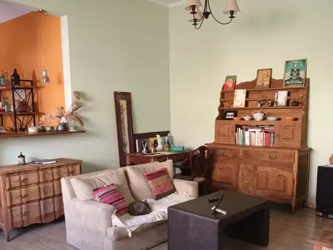 CASA EN VENTA EN PERGAMINO CON PILETA