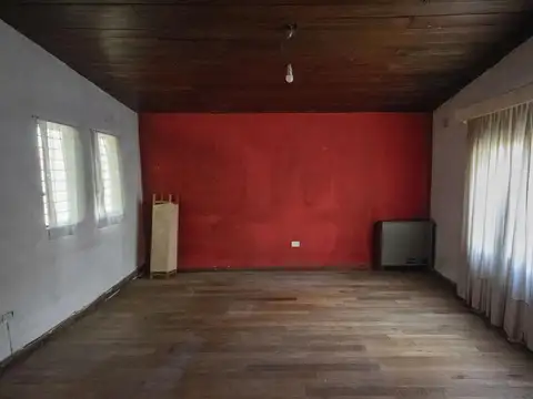 Casa 4 ambientes con 1 baño