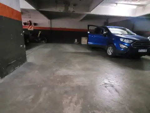 COCHERA EN VENTA EN PALERMO FIJA Y CUBIERTA