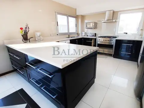 Casa en Alquiler - Zona: Norte Playa / REF: 8890