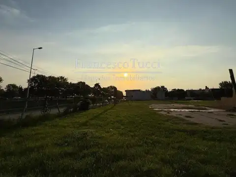 Terreno en Venta en Villa Santos Tesei, USD 2.530.000