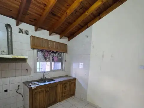 Casa 3 ambientes con 1 baño