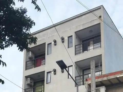 Dpto 2 ambientes con cochera