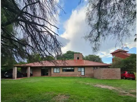 Casa 7 ambientes con 3 baños