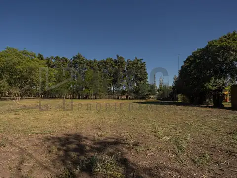 Lote 3400 m2 en Duggan