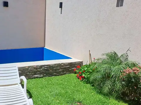 CASA RECICLADA - JARDIN, PILETA - APTO CREDITO