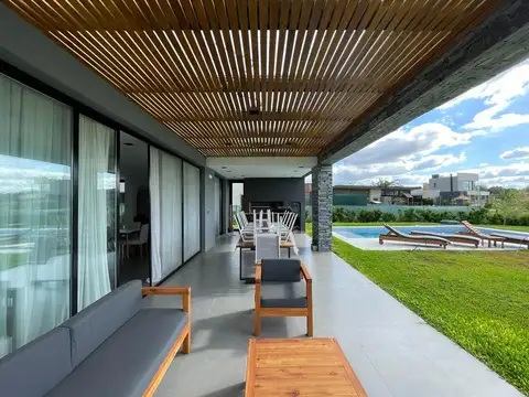 Casa en Venta 1 año