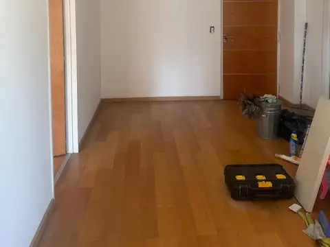 2 AMB AL FRENTE CON BALCON