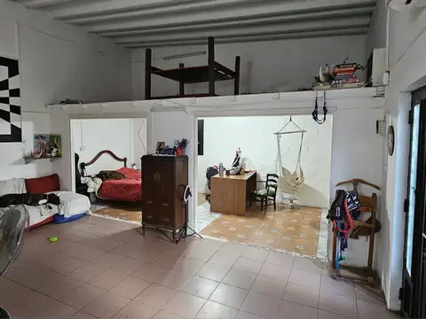 CASA 5 AMBIENTES CON PATIO Y PARRILLA CONSTRUIDA SOBRE TERRENO 315 M2. MONTES DE OCA 337 AVELLANEDA.