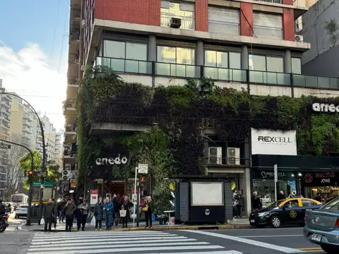 Local en Alquiler AV SANTA FE Y PUEYRREDON  en alquiler  