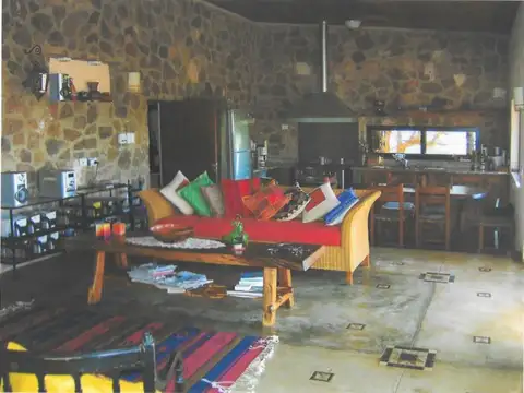 Casa 3 ambientes con 2 baños