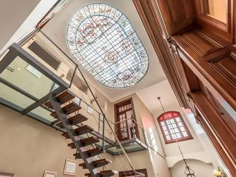 Casa 6 ambientes con 5 baños