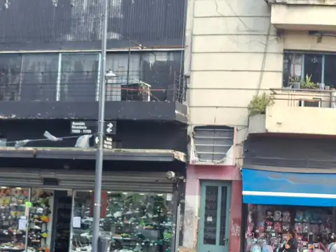 LOTE EN AV RIVADAVIA FENTE A LA ESTACION LINIERS  8,66X25