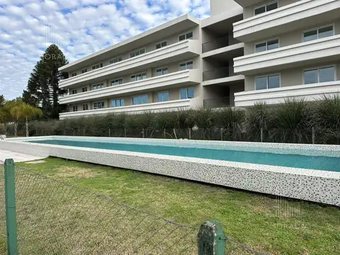 Departamento a estrenar planta baja jardín y cochera propios amenities parrilla Saraví Village