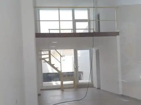 Local .España 2700 ( entre Colon y Brown). Dos cocheras descubiertas