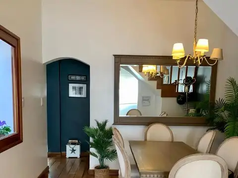 Casa 4 ambientes con 2 baños