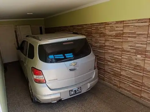 Casa 6 ambientes con 3 baños