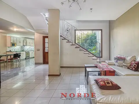VENTA • MATADEROS • MONTIEL 1900 • CASA • 5 AMBIENTES • TERRAZA • GARAJE