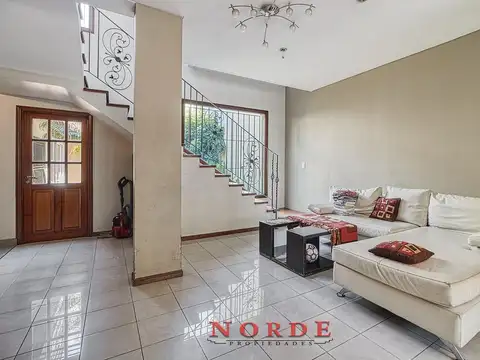 VENTA • MATADEROS • MONTIEL 1900 • CASA • 5 AMBIENTES • TERRAZA • GARAJE