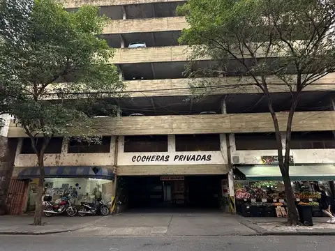 VENTA COCHERA EN RIOJA AL 900