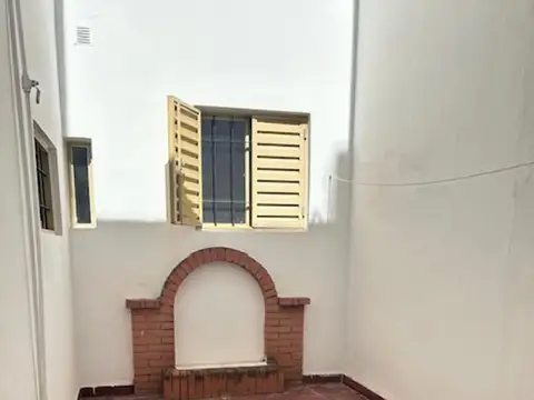 Depto Tipo Casa en Venta 81 años