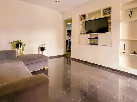 Casa de 5 ambientes en venta en Quilmes Oeste