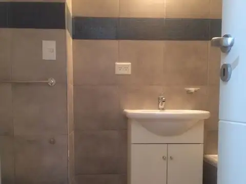 Aristobulo Del Valle 500, Piso 1