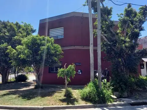 Casa en venta - 4 Dormitorios 2 Baños - 180Mts2 - Avellaneda