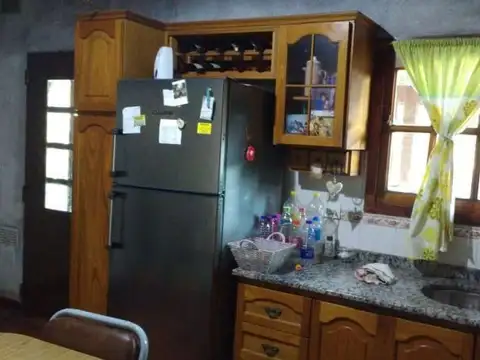 Casa 3 ambientes con 1 baño