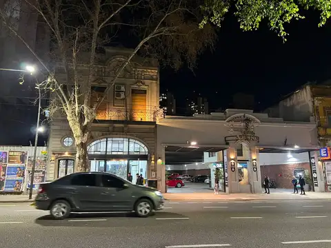 Doble Frente sobre Av. Corrientes Excelente Ubicación
