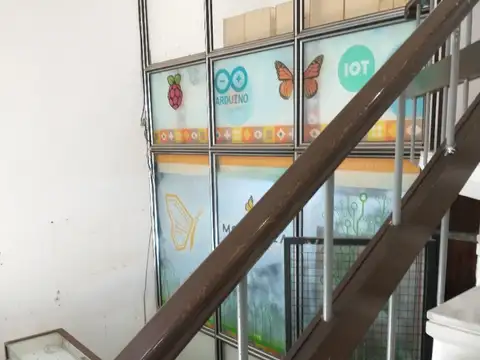 EXCELENTE LOCAL A LA CALLE DE 90 METROS