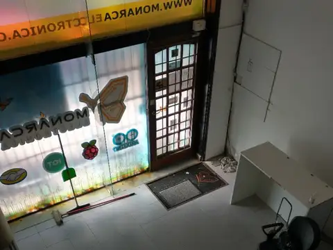 EXCELENTE LOCAL A LA CALLE DE 90 METROS