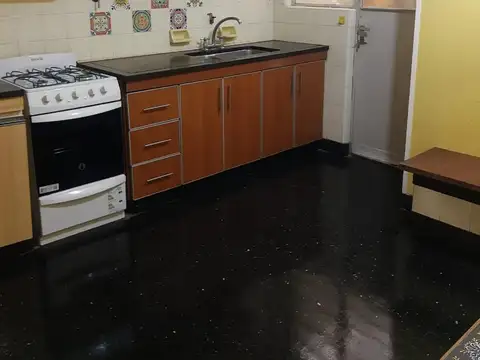 Depto Tipo Casa 4 ambientes con 2 baños