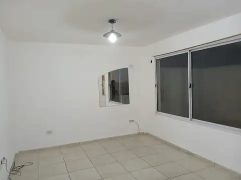 Departamento en Alquiler en Moron, $ 380.000