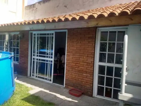 Casa 6 ambientes con 3 baños