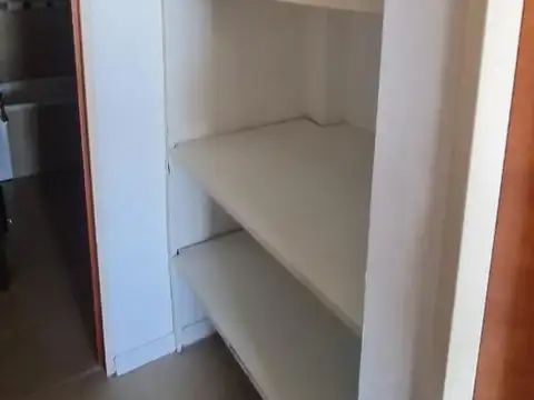 Departamento de 2 ambiente con balcon al frente y cochera muy luminoso  