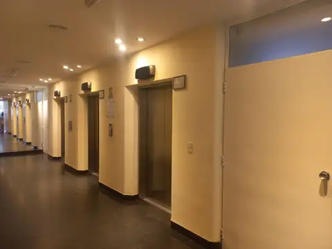 CARLOS PELLEGRINI al 1300 - EDIFICIO de OFICINAS