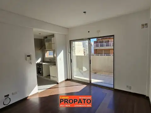 Departamento de 2 ambientes moderno al frente con balcón terraza y cochera fija descubierta!