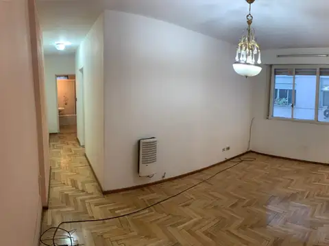 Muy Buen Depto de 3 Ambientes en Inmejorable Ubicación ¡Con Muy Bajas Expensas!