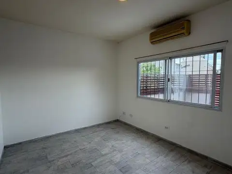 Aristobulo Del Valle 1500, Piso 1