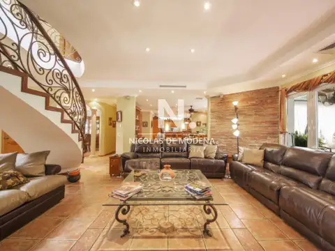 Casa en Beverly Hills de 4 Dormitorios en Punta del Este.