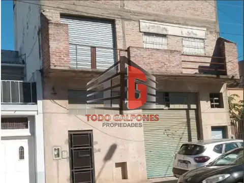 Galpón 400m2 en 3 plantas con oficinas y montacargas