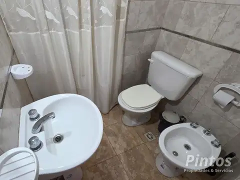 Departamento 9 ambientes con 4 baños